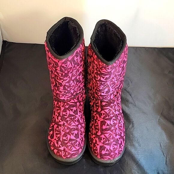 BRAND NEW PLAYBOY BUNNY UGG STYLE WOMEN"S SLIP ON BOOT - Picture 1 of 13
